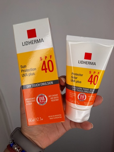 Emulsion Toque Seco SPF 40 - 60 g