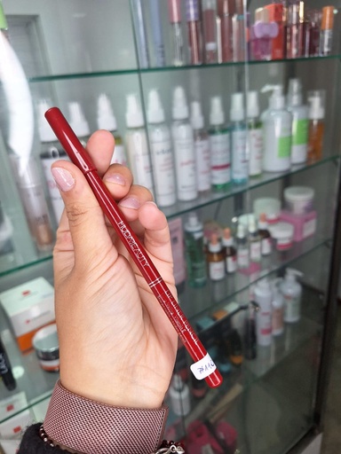 [110] Lapiz Delineador de Labios Rojo Oscuro 110